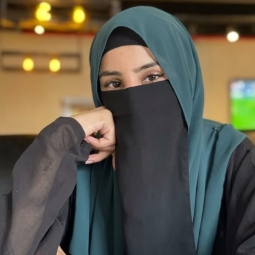 Anum Faizan - Online Tutor in Karachi