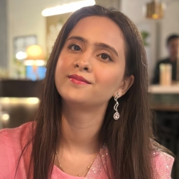 Sana Khan - Languages and Literature Online Tutor in Lahore