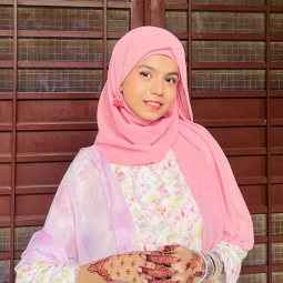 Barira Siddiqui - Languages and Literature English Home and Online Tutor in Karachi
