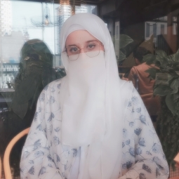 Raheela Fareed - Matriculation English  Home and Online Tutor in Lahore