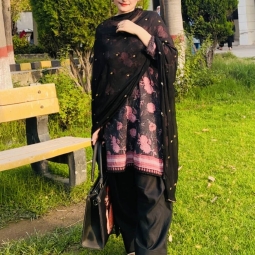 Ayesha Muhaiuddin - Matriculation Pakistan Studies Online Tutor in Faisalabad