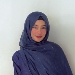 Aiman Tariq - Online Tutor in Karachi
