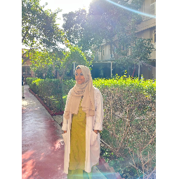 Syeda Shiza - Primary and Middle Grades Home and Online Tutor in Karachi